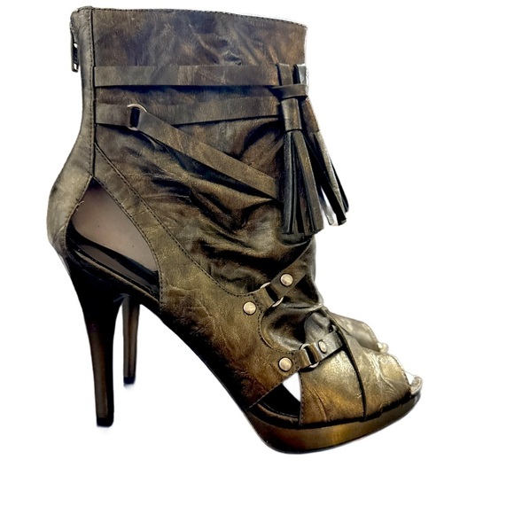 CARLOS SANTANA PEEP TOE BOOTIES W/ TASSLE
SZ 7.5
NWT - Picture 1 of 5